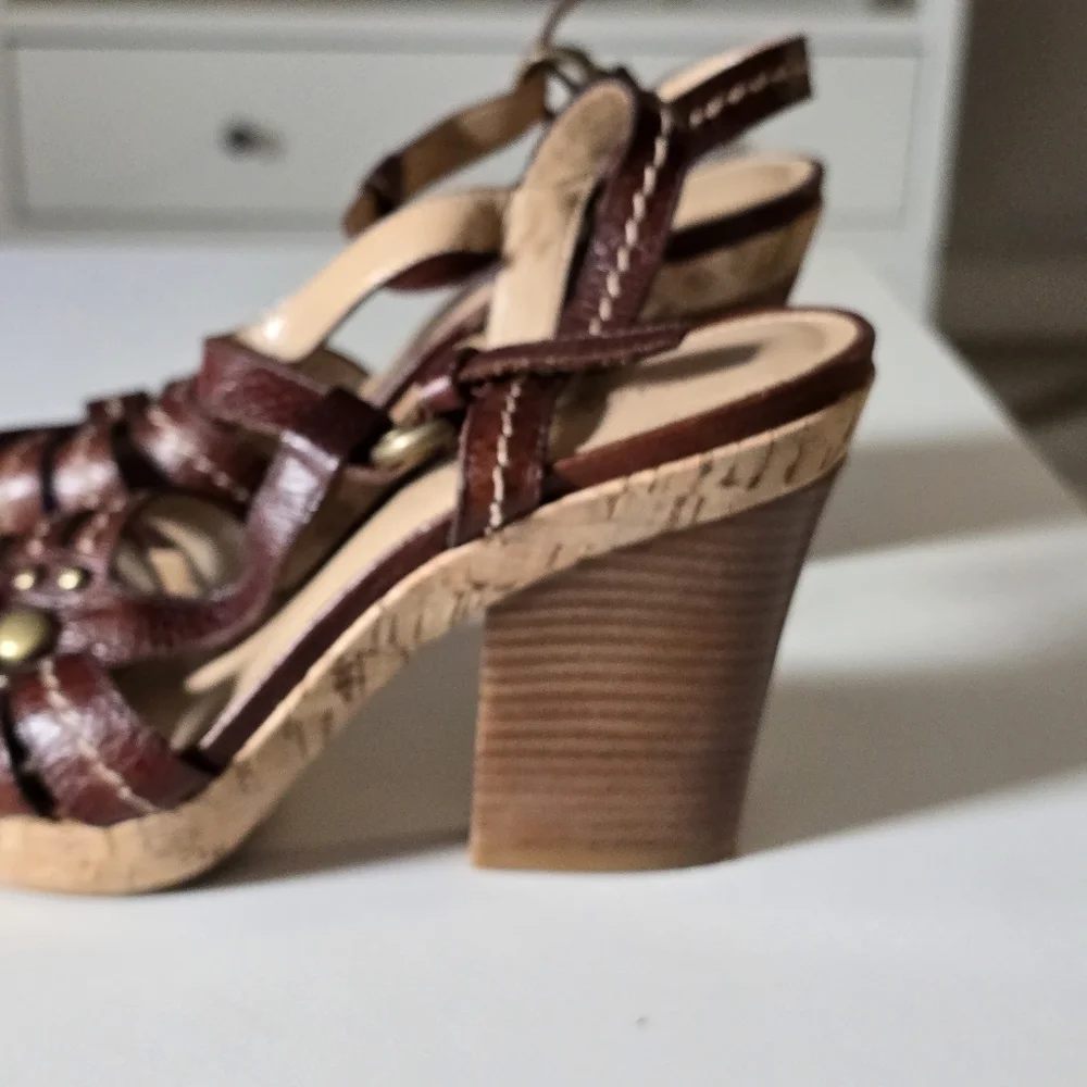 Vintage Franco Sarto Brown Leather Strappy Women's Sandals - Picture 3 of 13